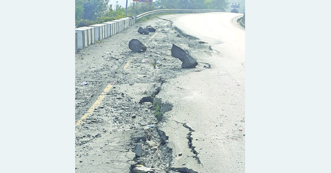 mugling-road-collapse-troubles-travellers