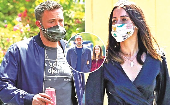 affleck-armas-wear-matching-heart-necklaces