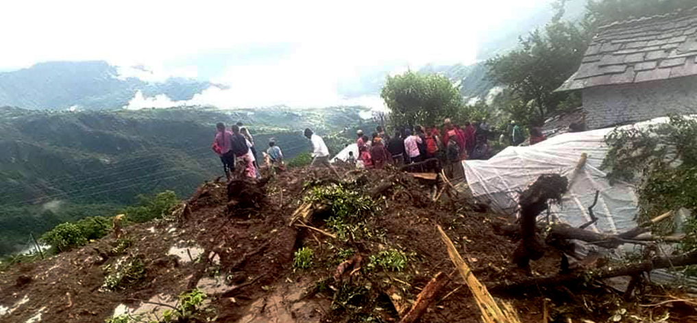 eight-killed-in-parbat-landslide
