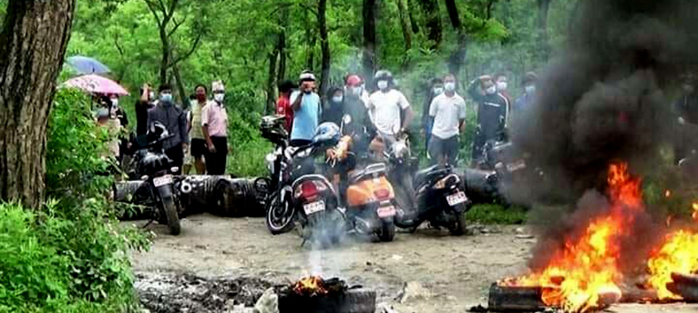 police-resorts-to-blank-fire-in-pokhara-after-locals-oppose-cremation-of-covid-19-dead