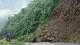 landslide-blocks-besisahar-chame-road