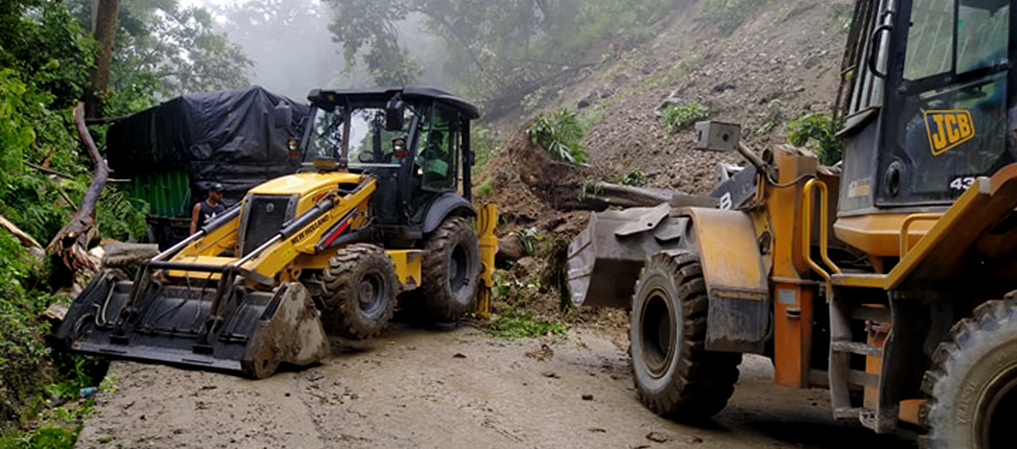 east-west-highway-and-siddhartha-highway-obstructed