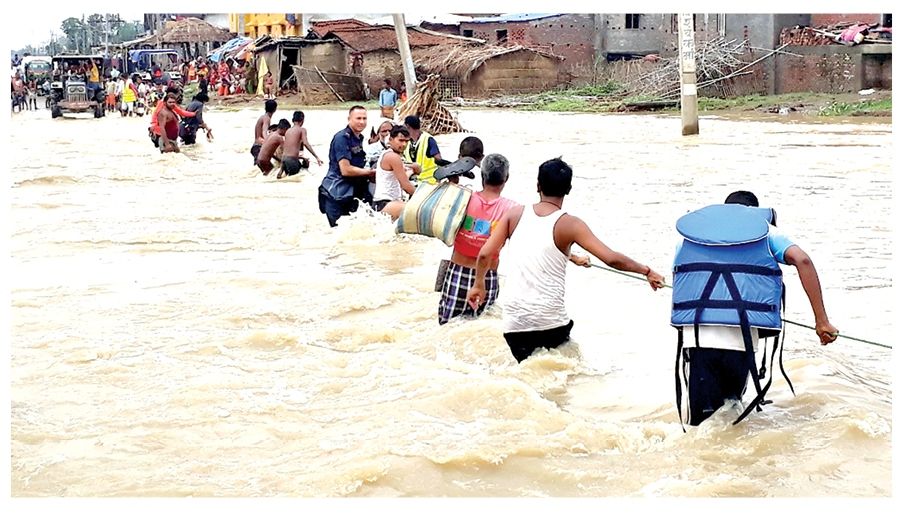 state-1nepal-army-rescues-two-from-flooded-river