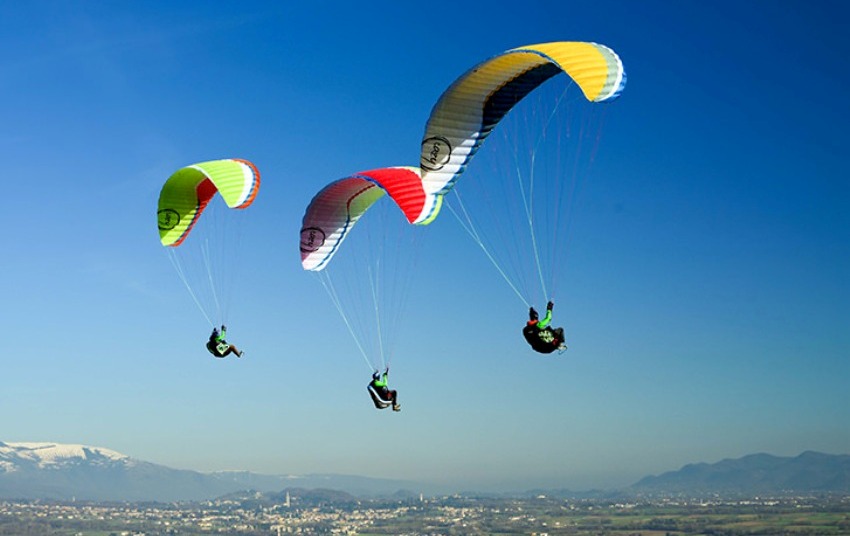 paragliding-to-start-on-deurali-aaledanda-in-ghandruk