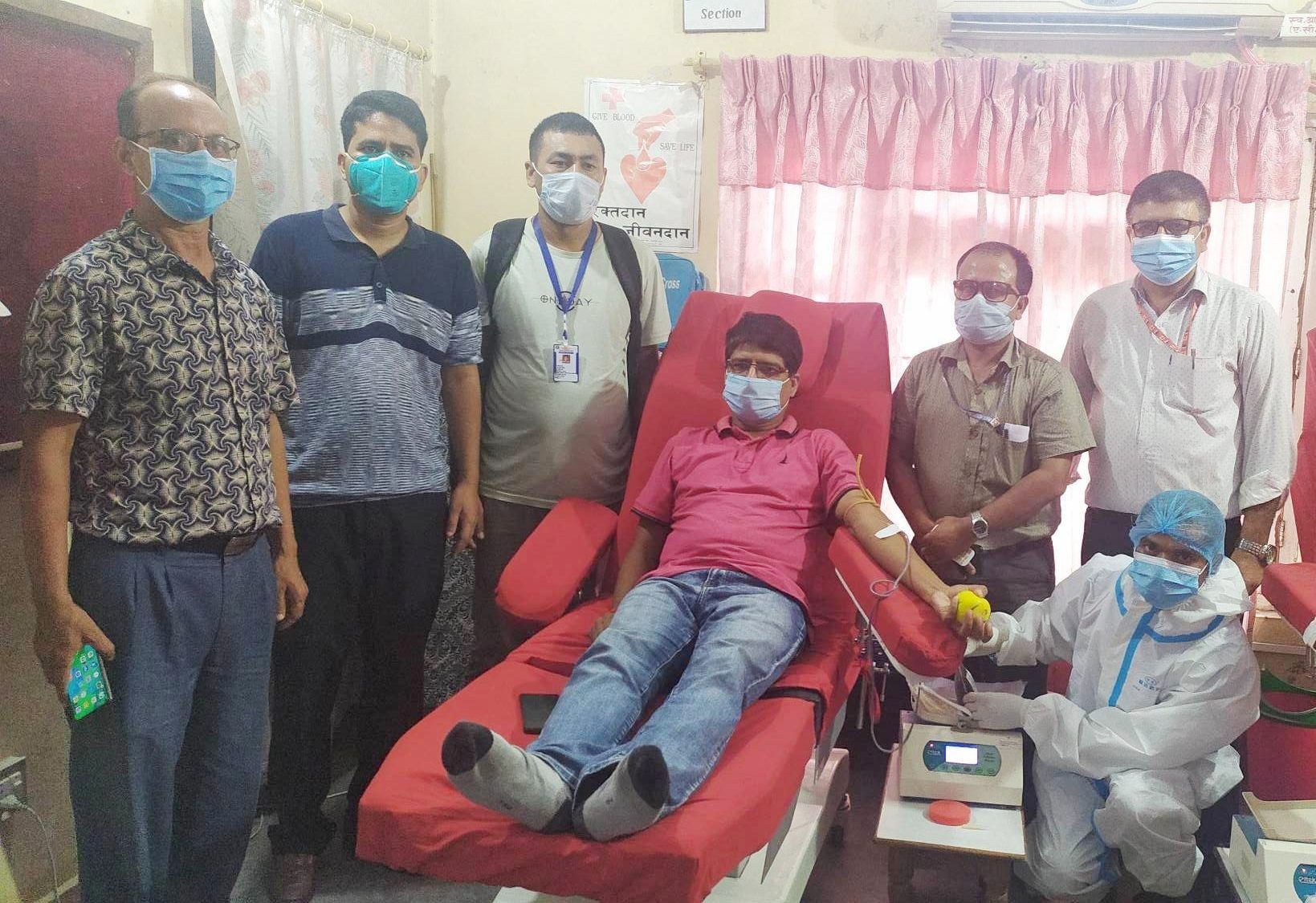 plasma-therapy-started-also-in-nepalgunj-ward-chair-comes-first-to-donate-blood-for-plasma