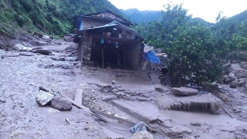 swollen-sukurdung-rivulet-sweeps-settlement-at-least-12-locals-go-missing