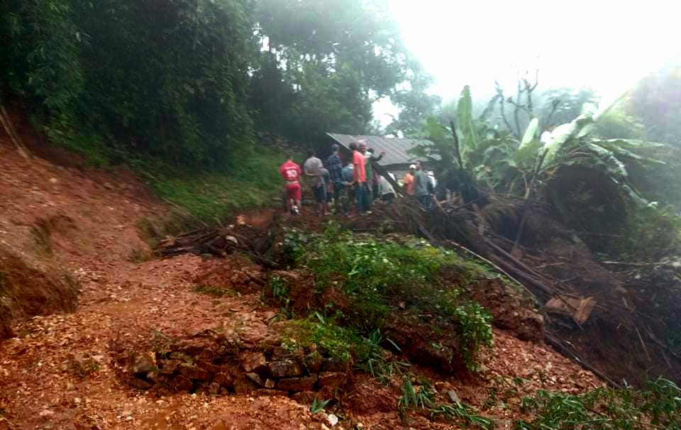 landslide-buries-five-houses-one-goes-missing