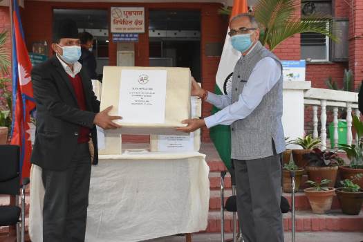 indian-envoy-hands-over-28-ventilators