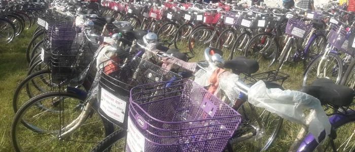 bharatpur-metropolitan-city-provides-bicycle-to-296-girl-students