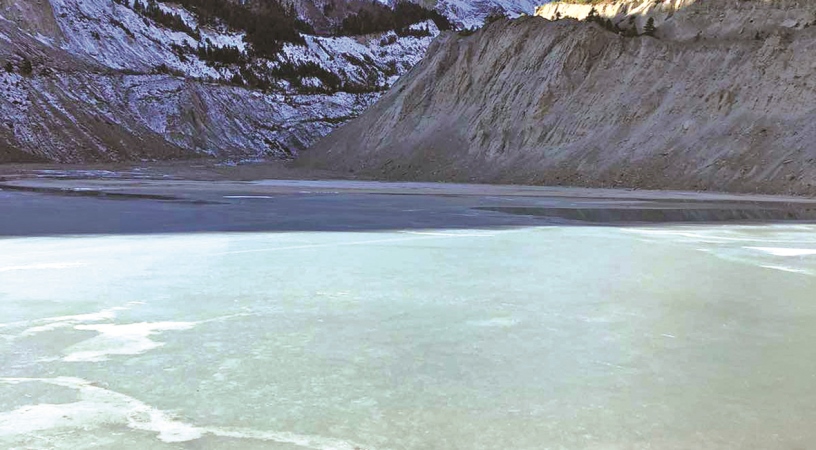 as-hard-as-rock-manang-lakes-freeze-due-to-cold