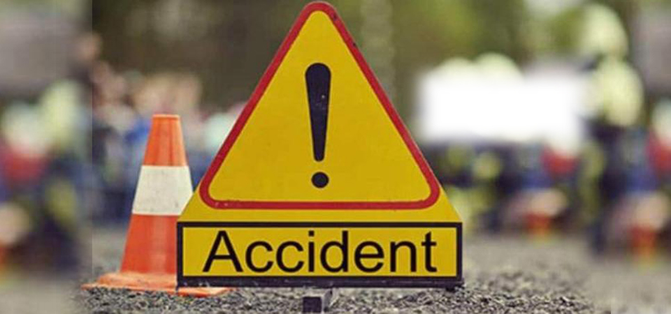 sarlahi-bus-mishap-two-died-19-injured