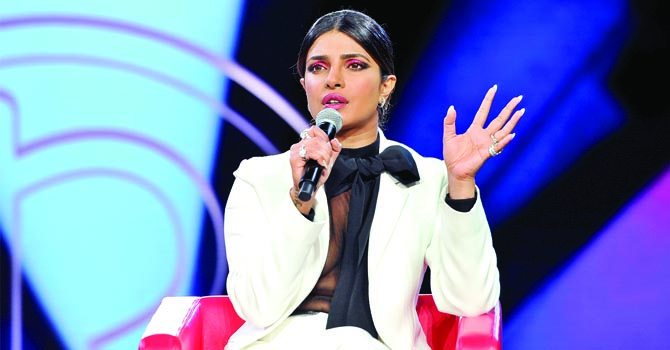 priyanka-chopras-dress-drama