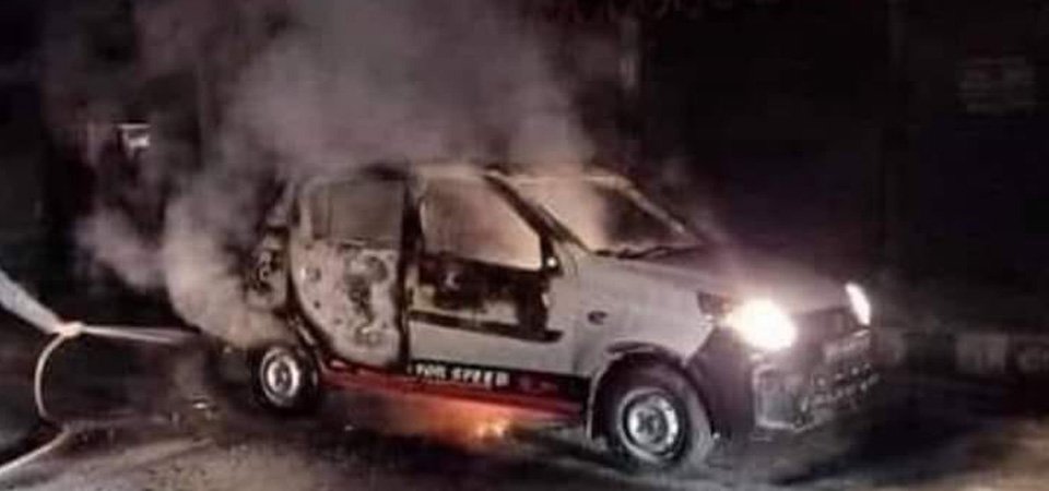 taxi-set-on-fire-in-samakhusi