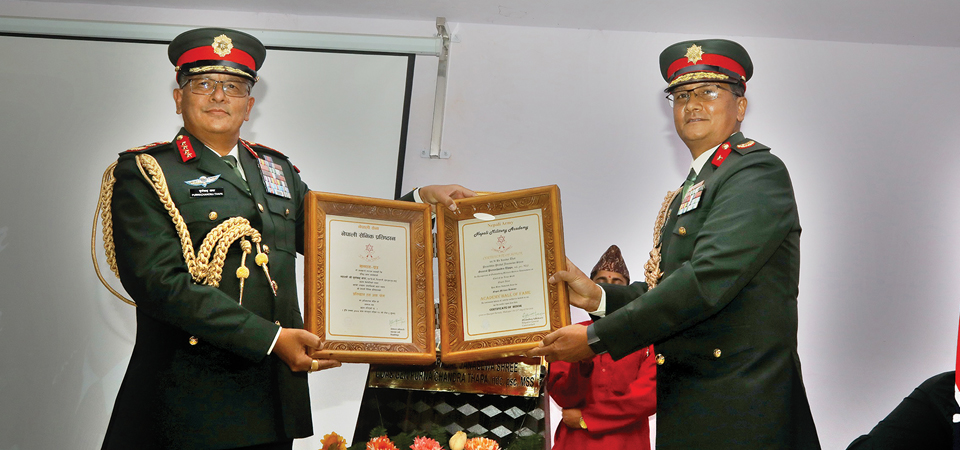 army-felicitates-mt-k2-summiteers