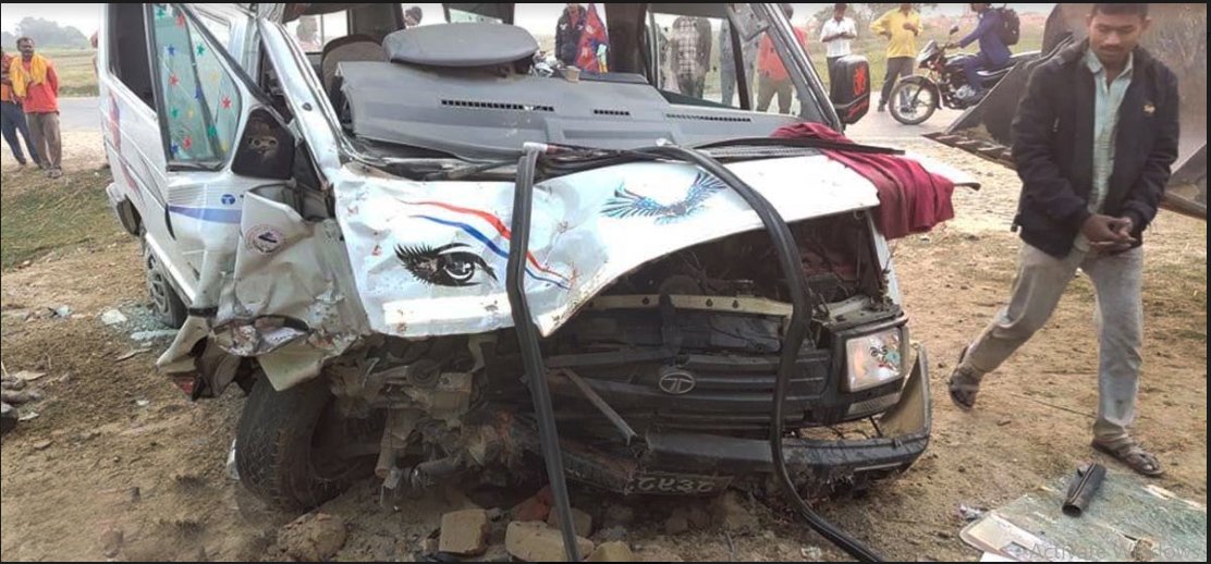 12-injured-2-critical-in-wedding-micro-bus-accident