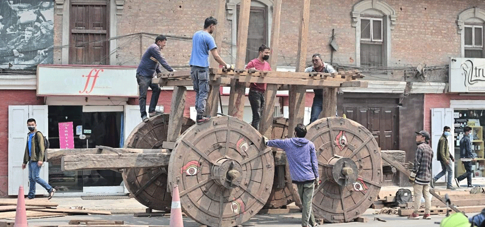 seto-machhindranath-chariot-being-built