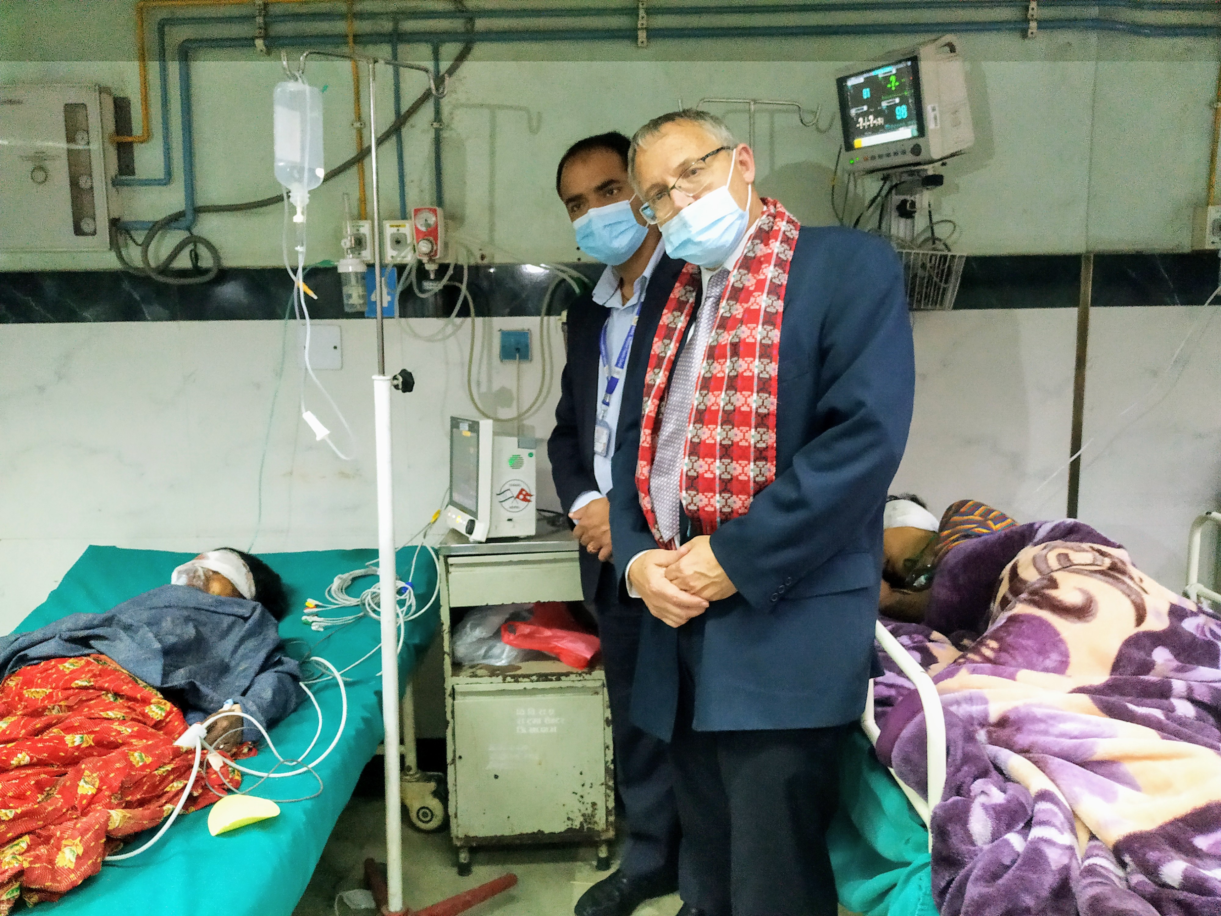 israel-embassy-donates-medical-equipment-to-national-trauma-center