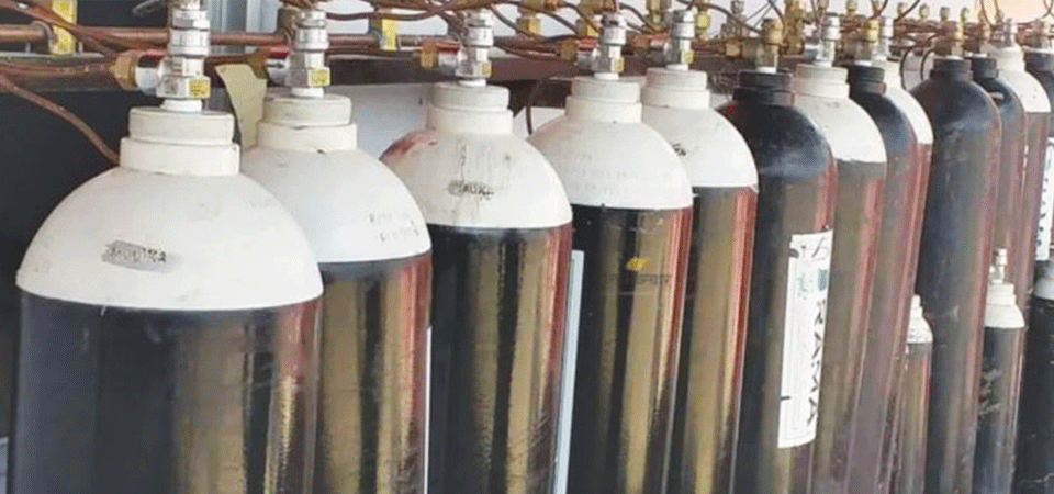 govt-mobilising-police-to-collect-oxygen-cylinders