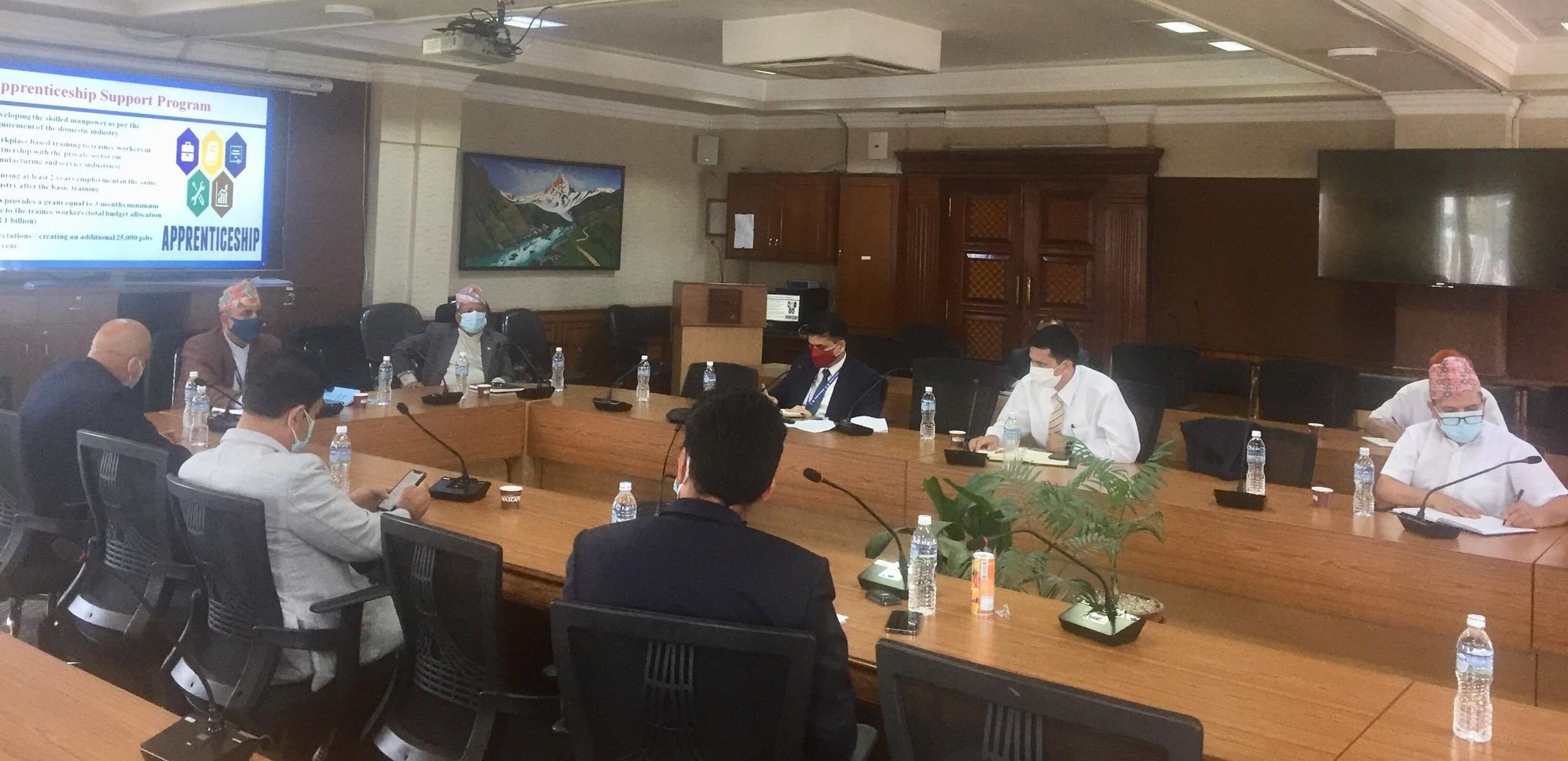government-discusses-budget-implementation-with-pvt-sector