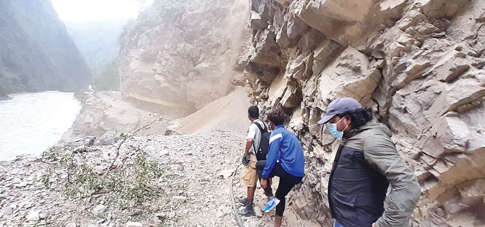 landslide-obstructs-karnali-corridor