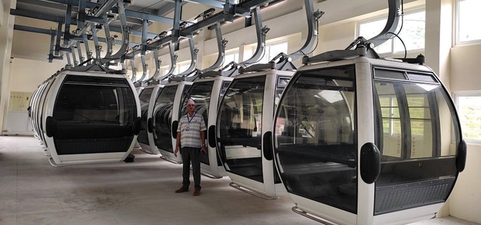 cable-car-connects-pokharas-fewa-lake-and-sarangkot