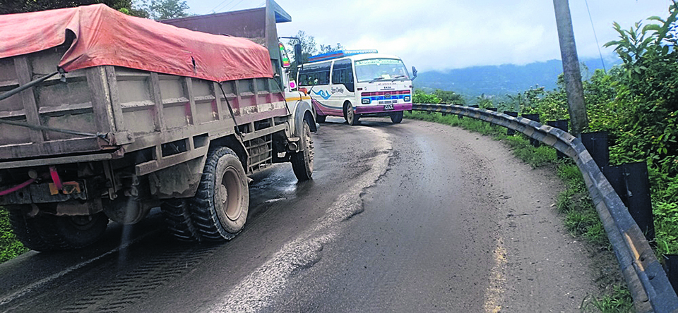 araniko-highway-being-repaired-to-reopen-halted-transport