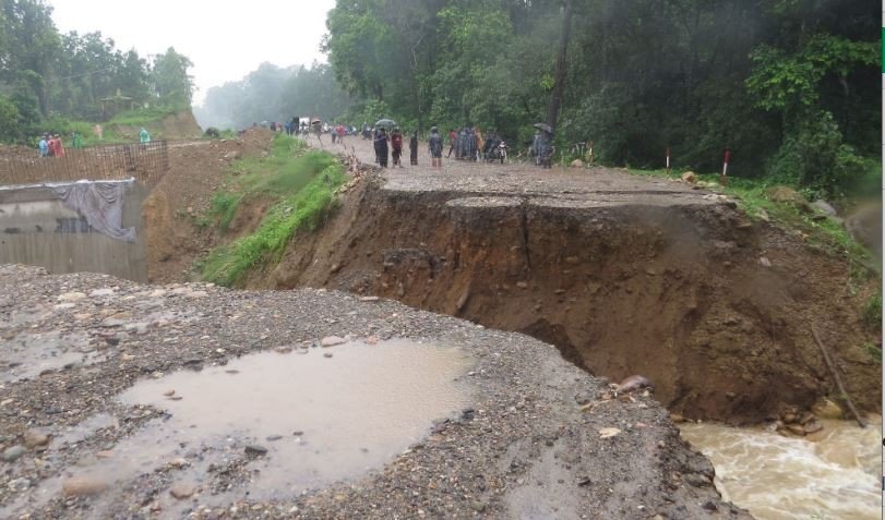 flooding-blocks-east-west-highway-at-gaidakot