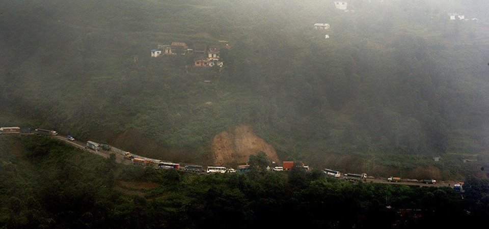 two-killed-after-vehicles-buried-by-landslide