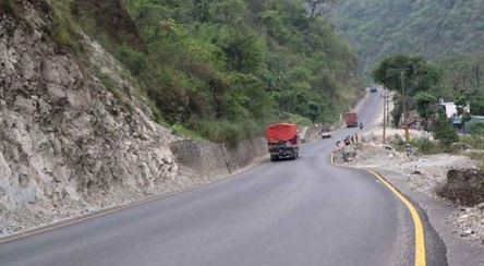 one-way-traffic-resumes-along-narayangadh-muglin-road-section