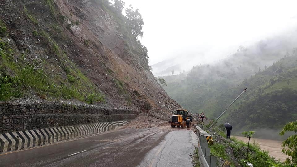 narayangadh-muglin-road-obstructed-again