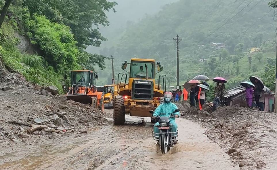 dumre-bandipur-road-section-partially-opened