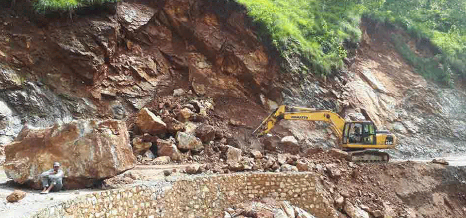 landslides-disrupt-parbat-baglung-road-section-of-mid-hill-highway