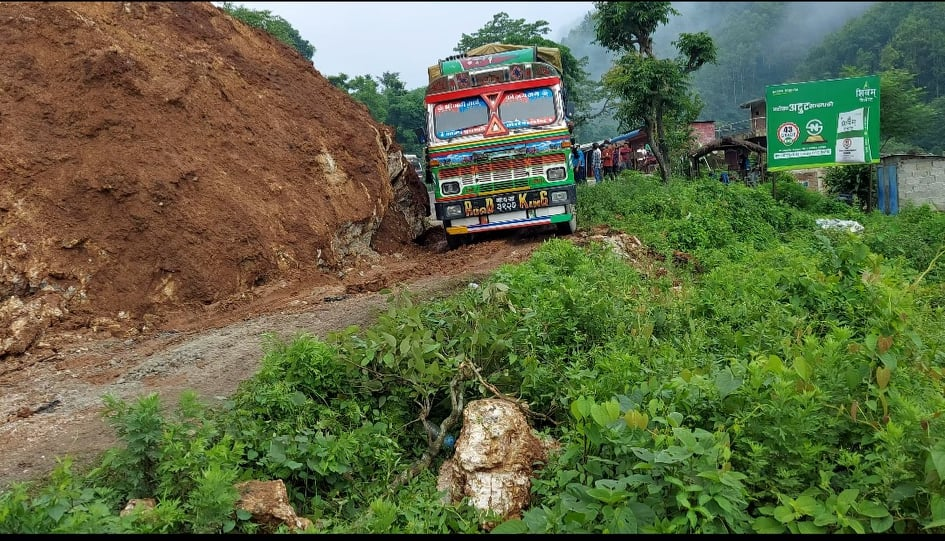 prithivi-highway-opens-for-one-way-traffic