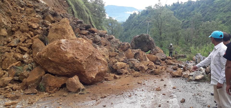 parbat-baglung-roadway-obstructed-for-six-days