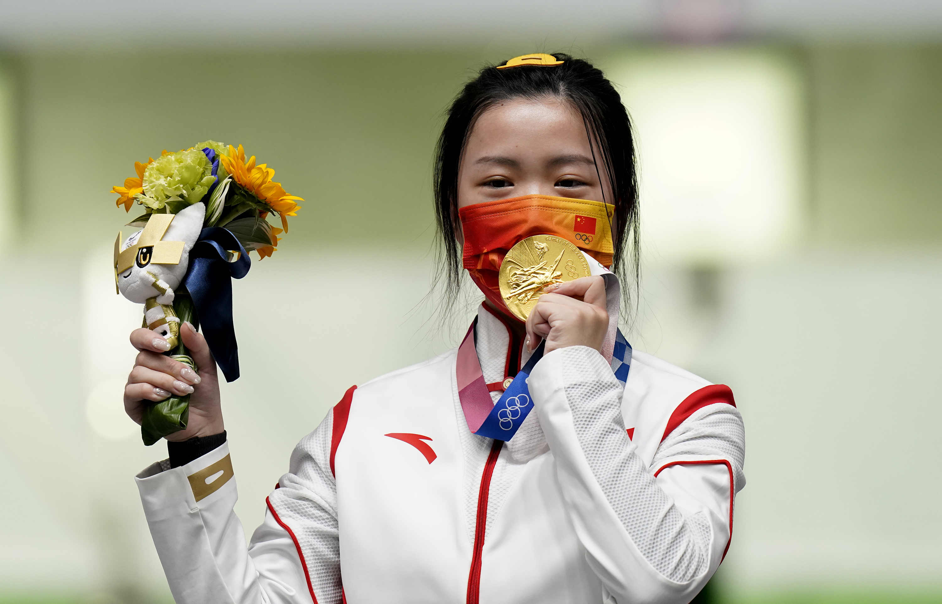 first-day-of-2020-olympics-begins-with-gold-for-china-and-more-covid-19-cases