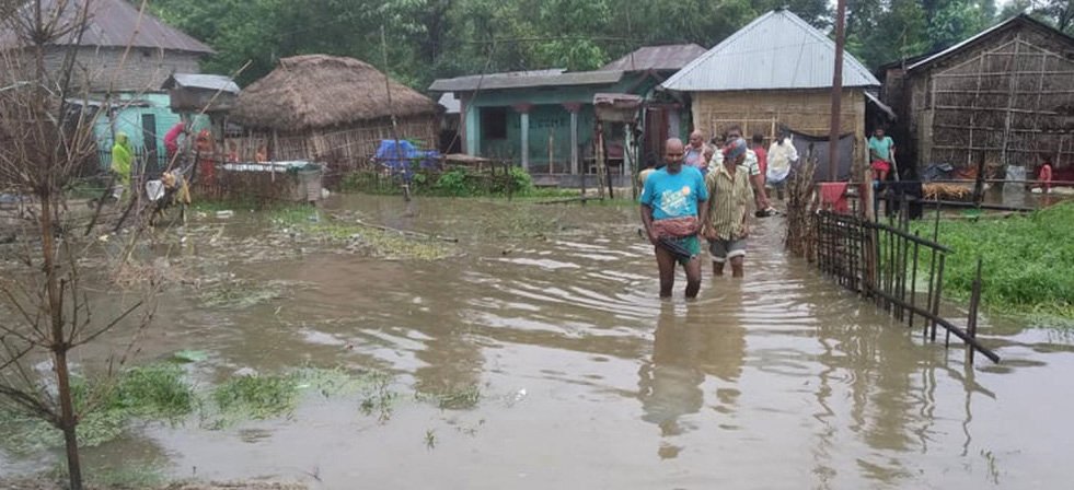 jita-river-embankment-collapses-150-houses-inundated-in-saptari