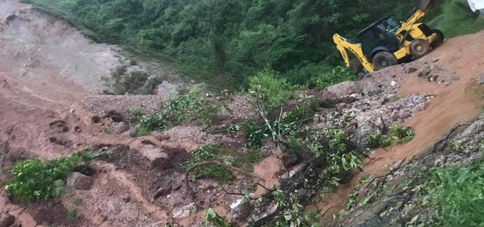 landslide-leaves-one-dead-three-injured