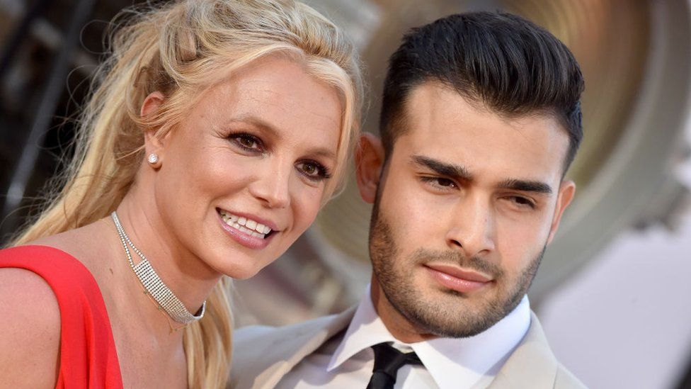 britney-spears-announces-engagement-to-sam-asghari