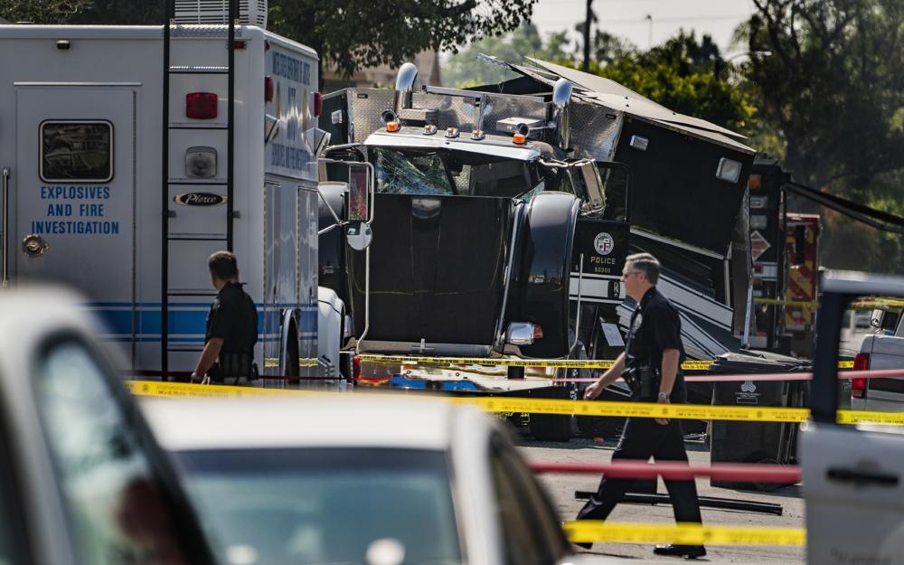 los-angeles-bomb-technicians-caused-major-explosion