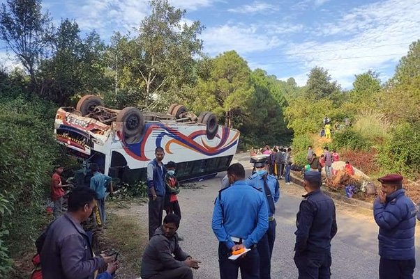 sixteen-injured-in-dadeldhura-bus-accident