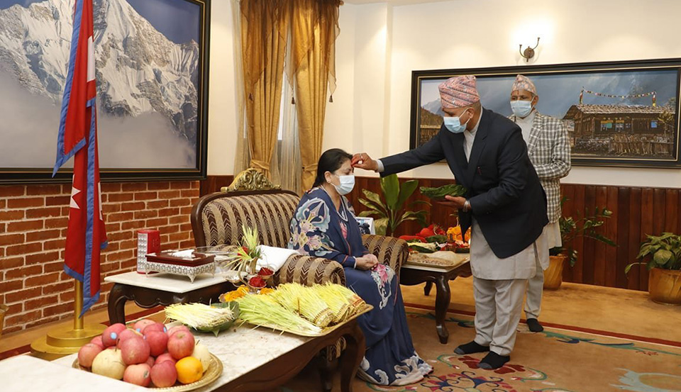 president-receives-dashain-tika