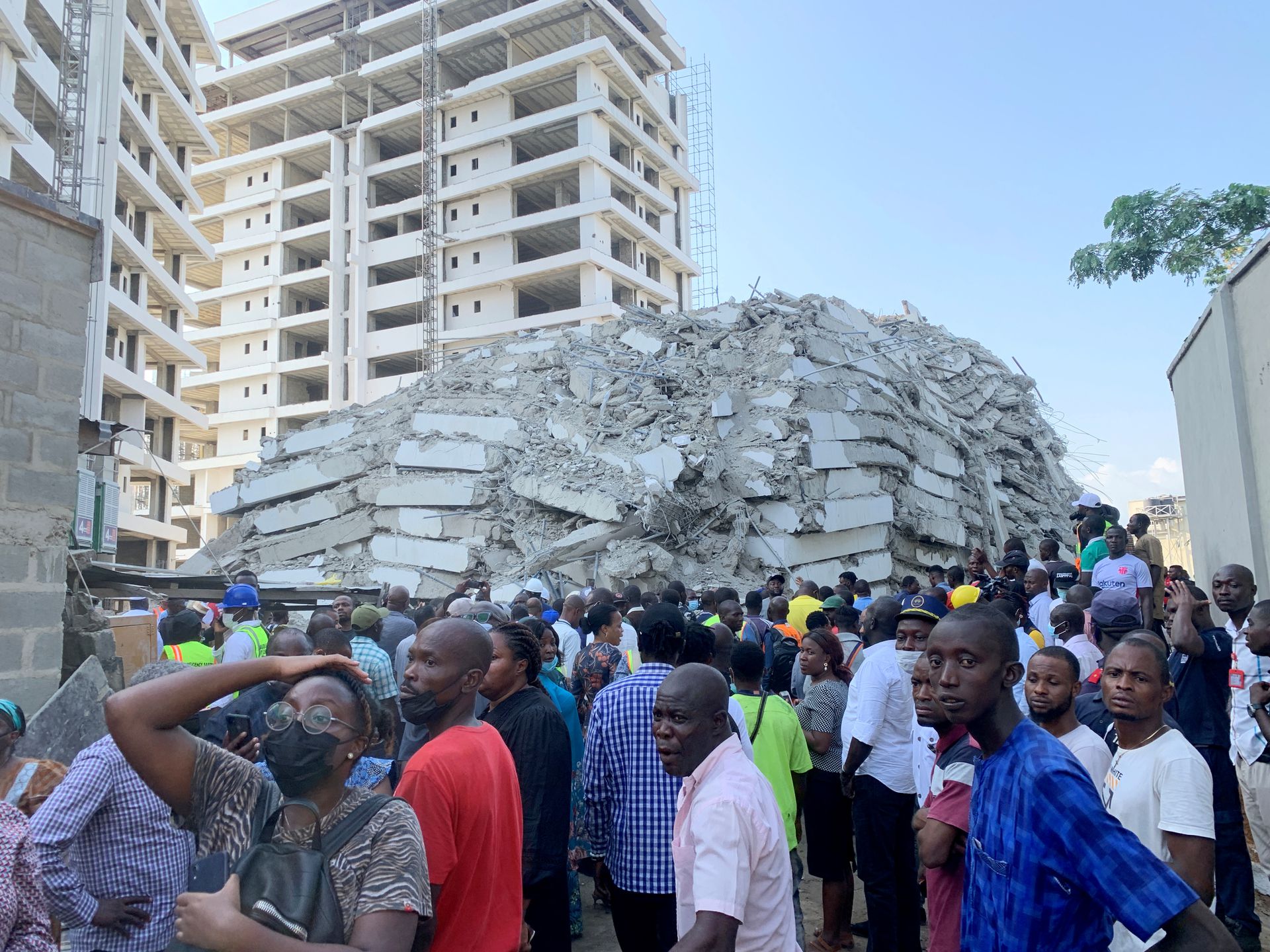 six-dead-scores-missing-in-nigeria-after-collapse-of-high-rise