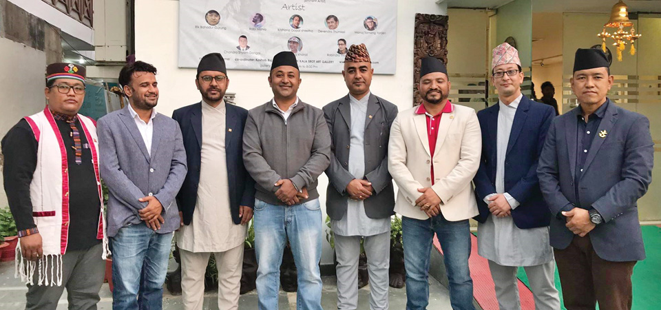 art-exhibition-of-eight-nepali-artists-begins-in-lucknow