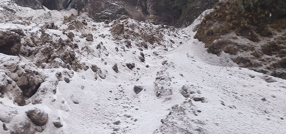 eyewitnesses-say-mustang-avalanche-biggest-since-1954