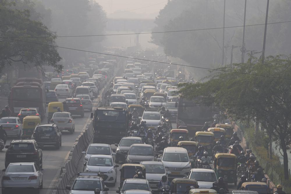 schools-close-as-smog-laden-india-capital-considers-lockdown