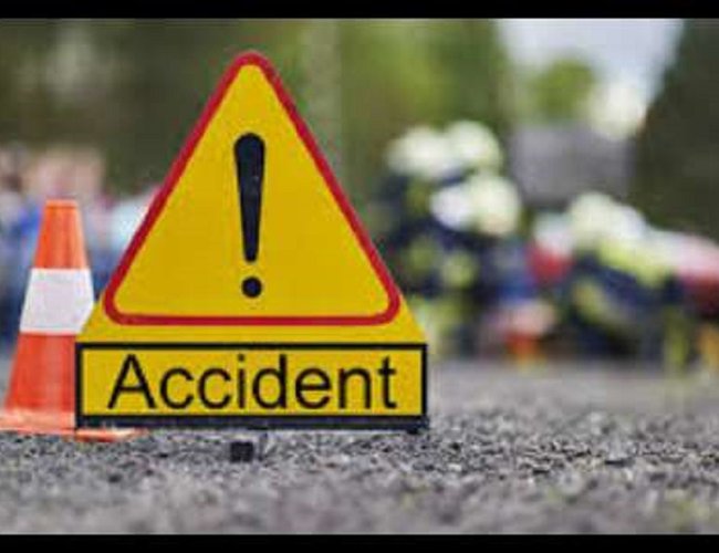 two-dead-20-injured-in-road-mishap