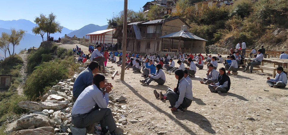 humla-students-compelled-to-take-exam-in-open-due-to-cold