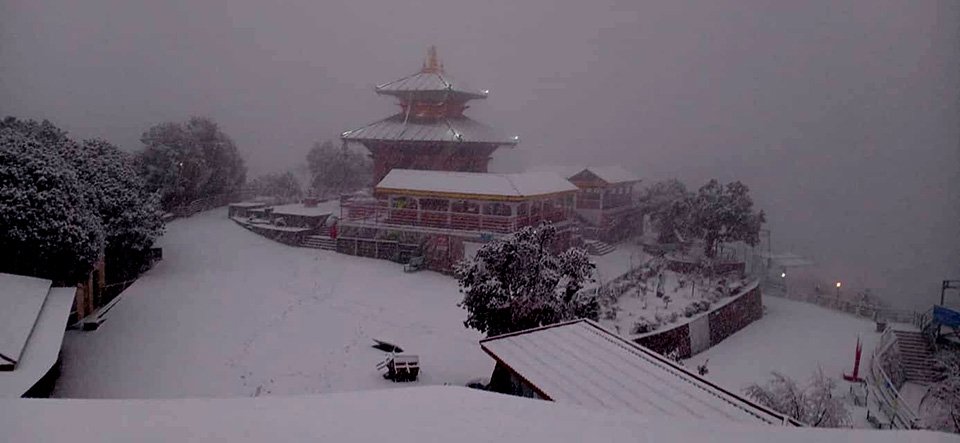 kathmandu-drizzles-snowfall-in-chandragiri