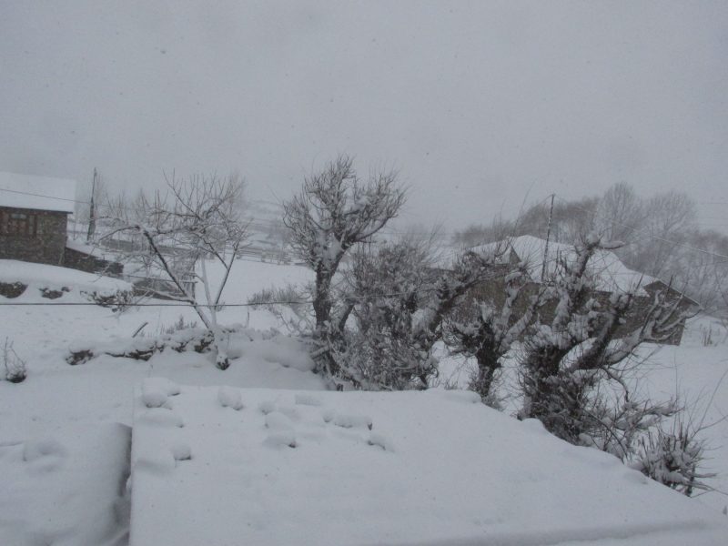 snowfall-in-mountainous-region-affects-normal-life