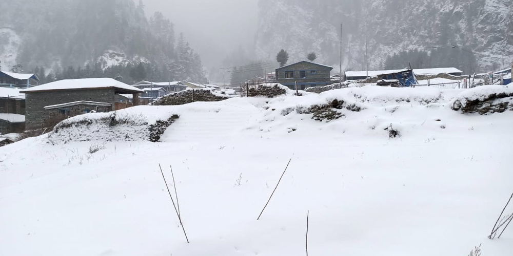 nepali-army-reaches-out-to-gurja-avalanche-survivors